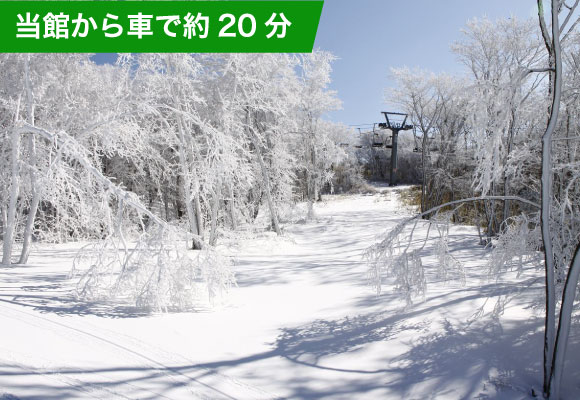 当館から牧ノ戸登山口、長者原登山口まで車で約5分